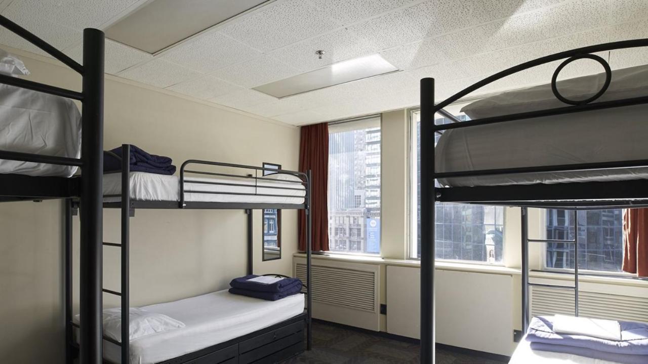 Base Auckland Hostel Exterior photo